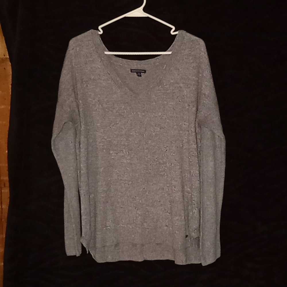 American Eagle Outfitters sweater Women's or men's. Size Large. Grey.